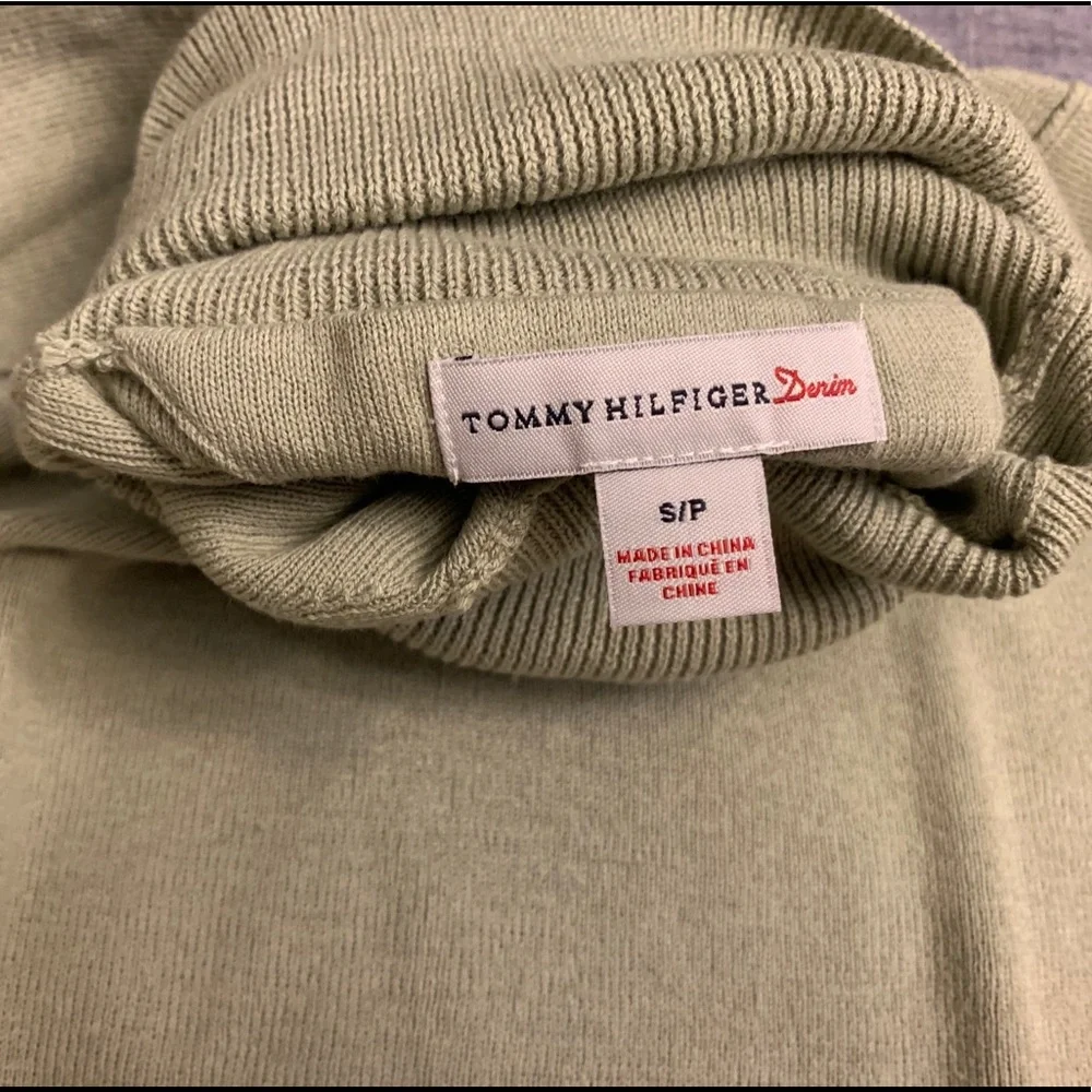 New Tommy Hilfiger Turtleneck Sweater - Picture 4 of 6